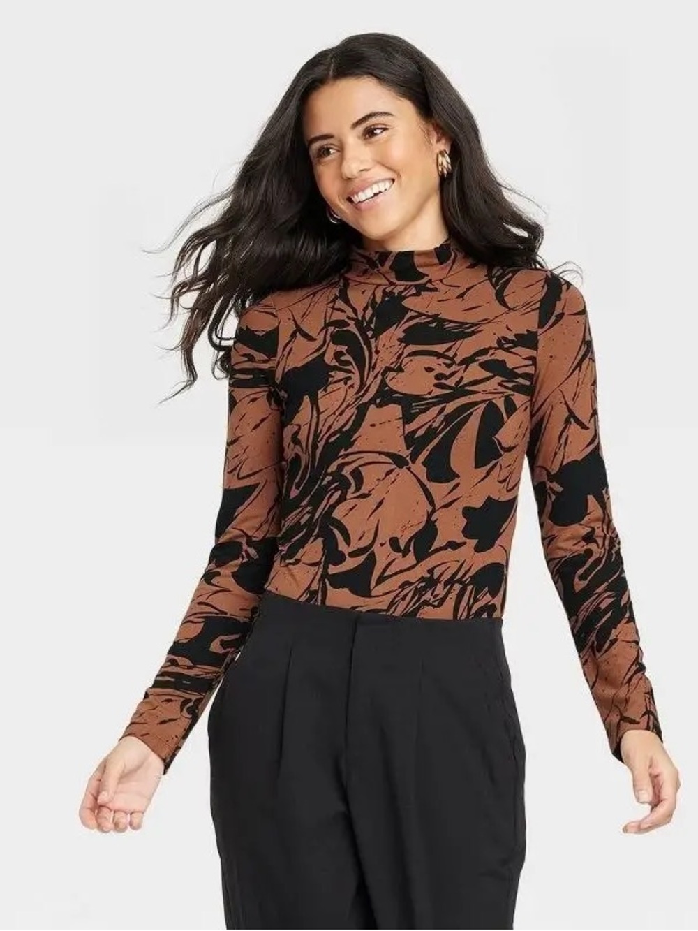 Women’s Brown & Black Abstract Long-Sleeve Mock Neck Top